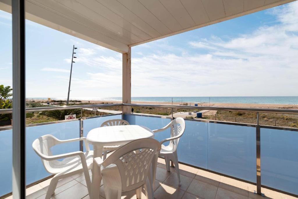 Apartamentos Denis Castelldefels Zewnętrze zdjęcie