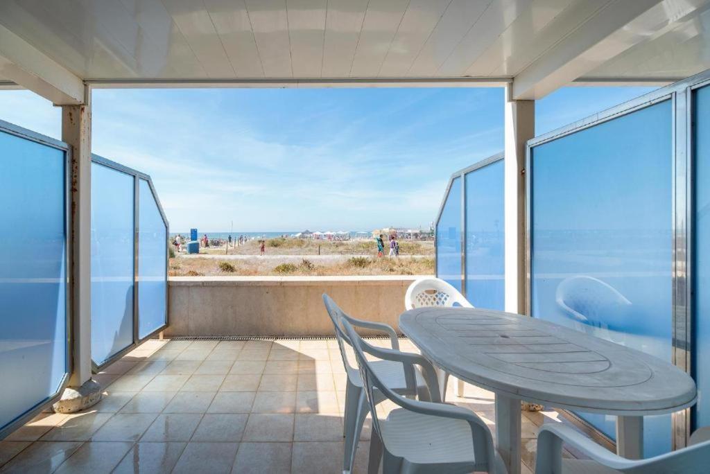 Apartamentos Denis Castelldefels Zewnętrze zdjęcie