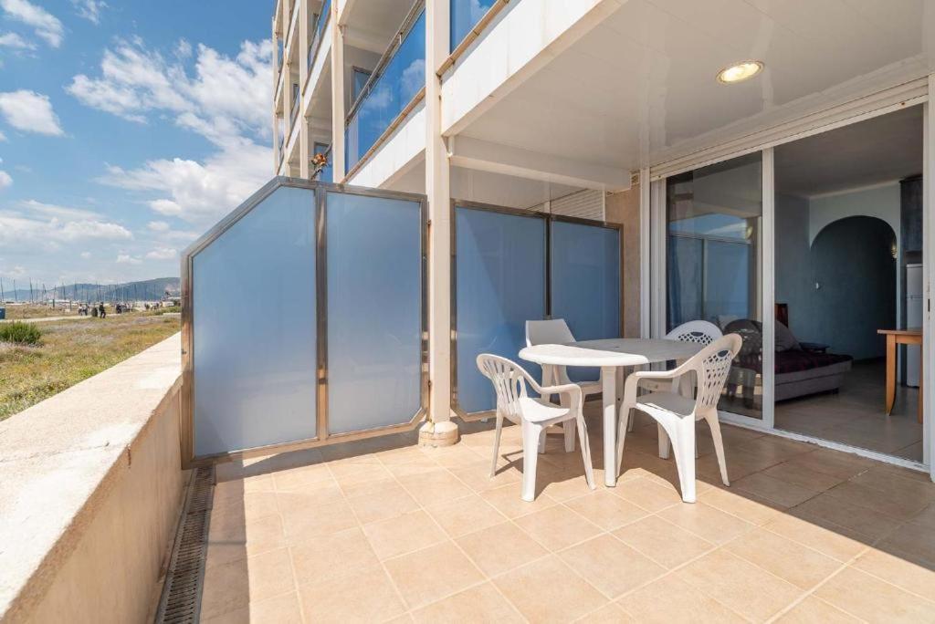 Apartamentos Denis Castelldefels Zewnętrze zdjęcie
