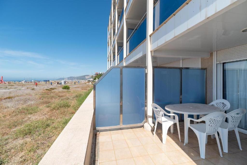 Apartamentos Denis Castelldefels Zewnętrze zdjęcie