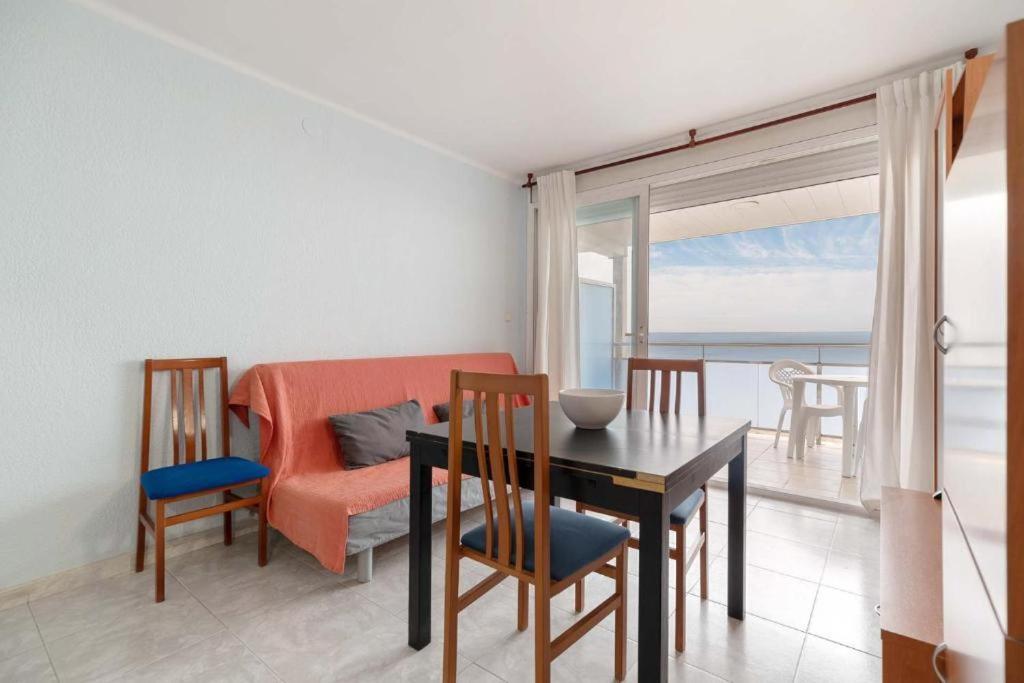 Apartamentos Denis Castelldefels Zewnętrze zdjęcie