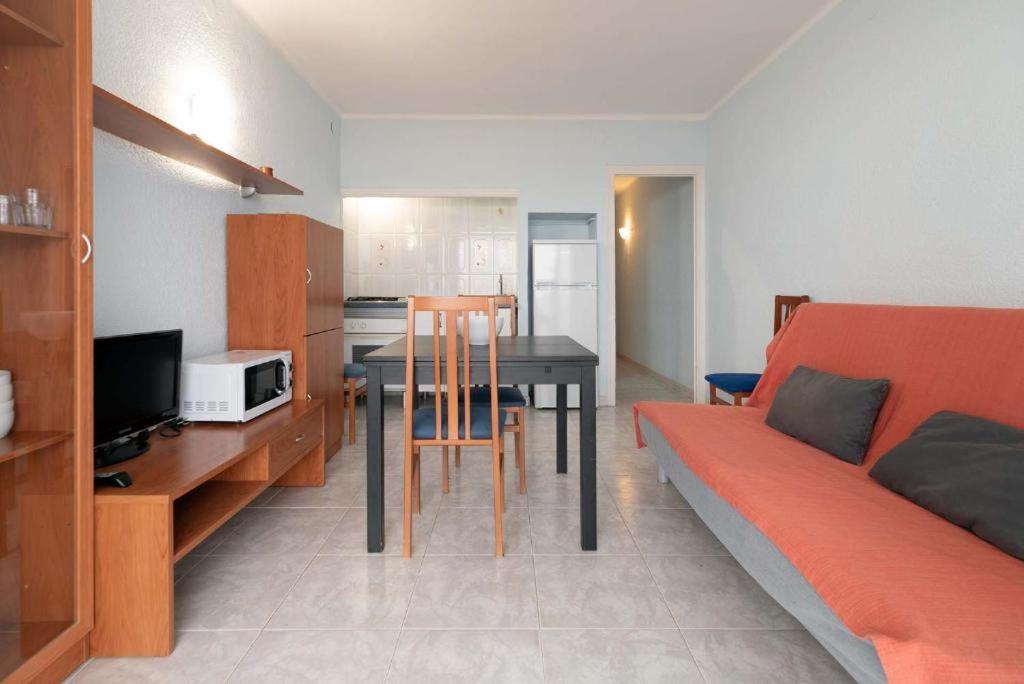 Apartamentos Denis Castelldefels Zewnętrze zdjęcie